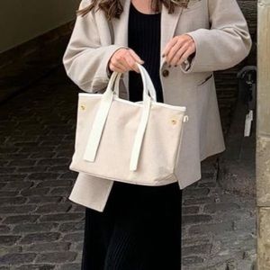 Two Tone Tote Bag in Natural/white with Strap